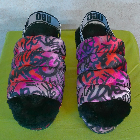 NWOT UGG AU Graffiti Puffer Slides Woman’s Size US6/EU37 RN# 88276 No Box - Picture 2 of 8